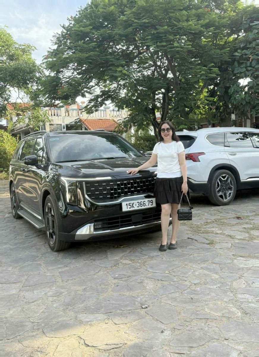 Xe trung chuyển Santafe đời mới nhà xe Thành Nhân đưa đón khách tận nhà